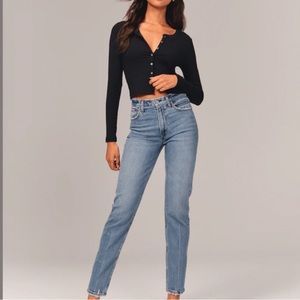 ✨Abercrombie High Rise Mom Jeans 25✨
